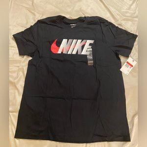 NWT Nike Mens T-shirt size L